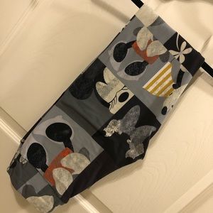 LuLaRoe x Disney super soft leggings